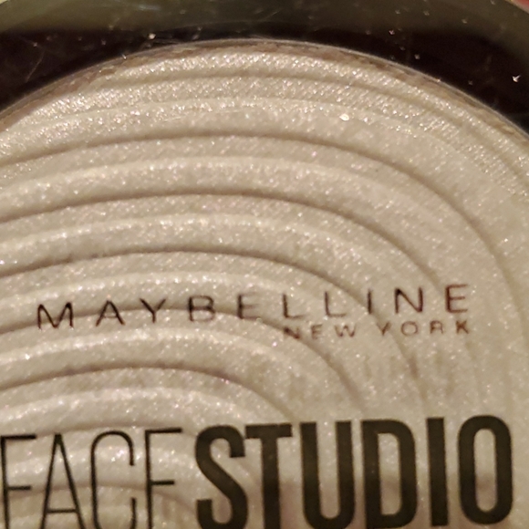 Maybelline Makeup - Picture 15 of 16